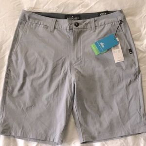 NWT Quiksilver Men's Union Amphibian Shorts waist 32” Length 20”